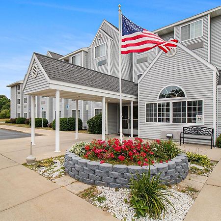 Microtel Inn And Suites Manistee Buitenkant foto